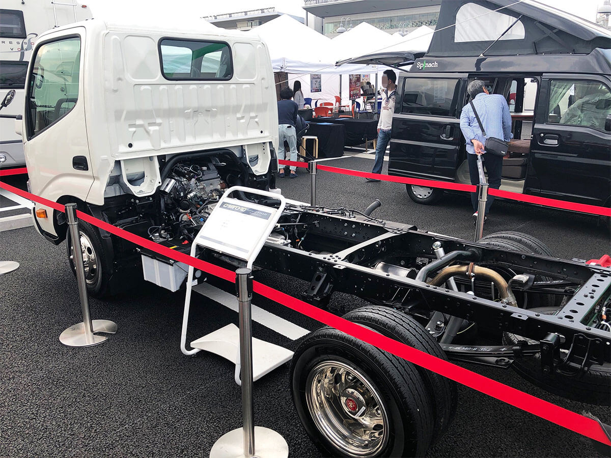 キャブコンベース車両