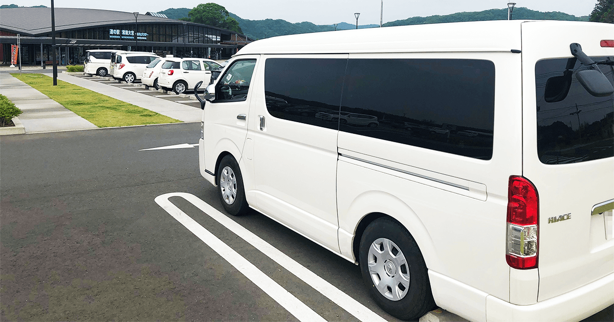 日常からアウトドアシーンまで使える 居住性能の高いハイエースベースのバンコン キャンピングカー 車中泊情報 Drimo ドリモ