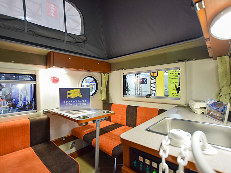 インディアナRV インディ727 車内