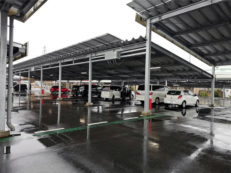 駐車場 どまんなかたぬま