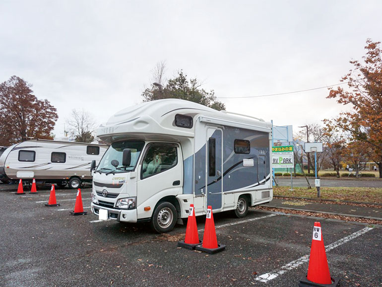RVパーク やまなみの湯 駐車場