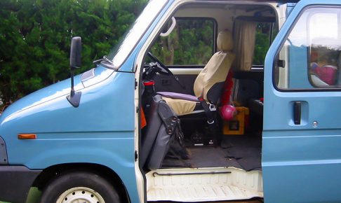 仮想でキャンピングカーを架装