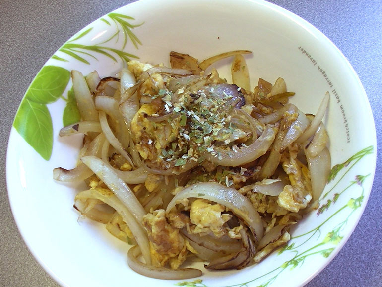 タマネギと卵のオイスター炒め