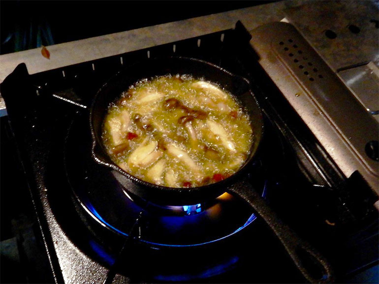 スキレットで作ったアヒージョ